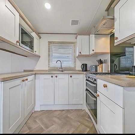Cosy Corner Villa Brigham  ภายนอก รูปภาพ